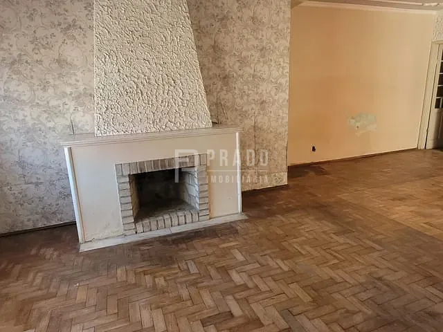 Casa 6 quartos e 4 banheiros, à venda, no bairro Centro em Pelotas