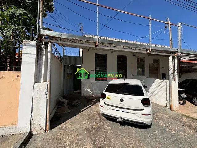 Casa com 60m² 3 quartos e 1 banheiro, para alugar, no bairro Centro em Teresina