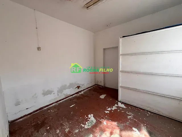 Casa com 60m² 3 quartos e 1 banheiro, para alugar, no bairro Centro em Teresina