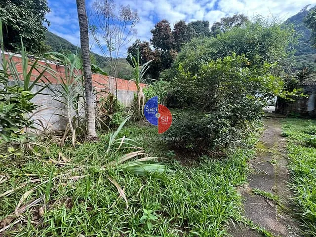 Casa com 895m² 2 quartos e 1 banheiro, à venda, no bairro Centro em Guapimirim