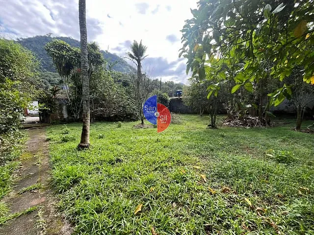 Casa com 895m² 2 quartos e 1 banheiro, à venda, no bairro Centro em Guapimirim