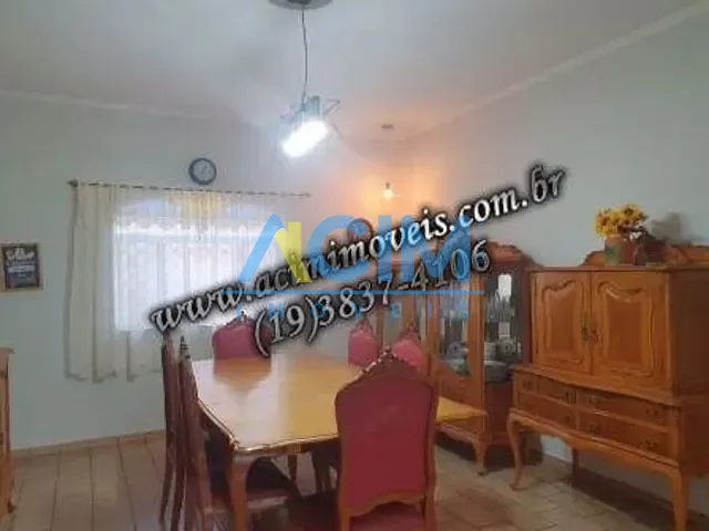 Casa com 1m² 3 quartos e 2 banheiros, à venda, no bairro Centro em Jaguariúna