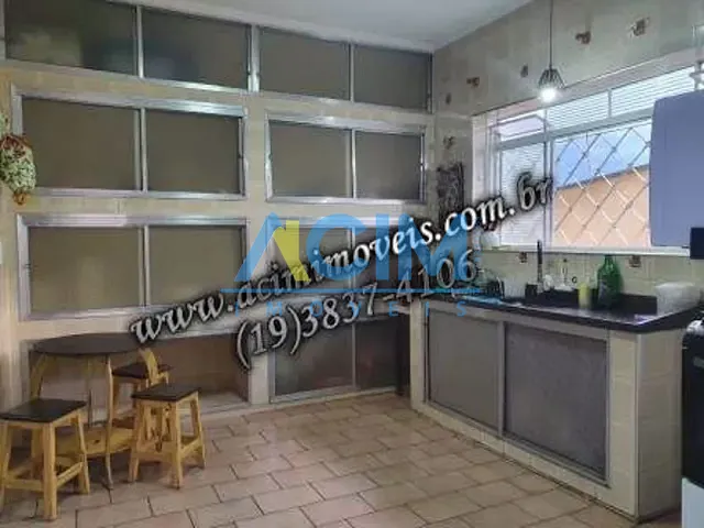 Casa com 1m² 3 quartos e 2 banheiros, à venda, no bairro Centro em Jaguariúna