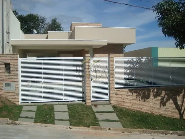 Casa com 250m² 3 quartos e 1 banheiro, à venda, no bairro Jardim Ipe em Piracaia