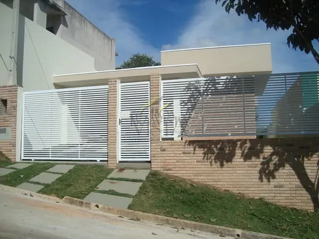 Casa com 250m² 3 quartos e 1 banheiro, à venda, no bairro Residencial Jardim Ipê em Piracaia