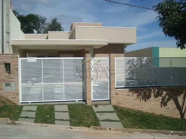 Casa com 250m² 3 quartos e 1 banheiro, à venda, no bairro Residencial Jardim Ipê em Piracaia