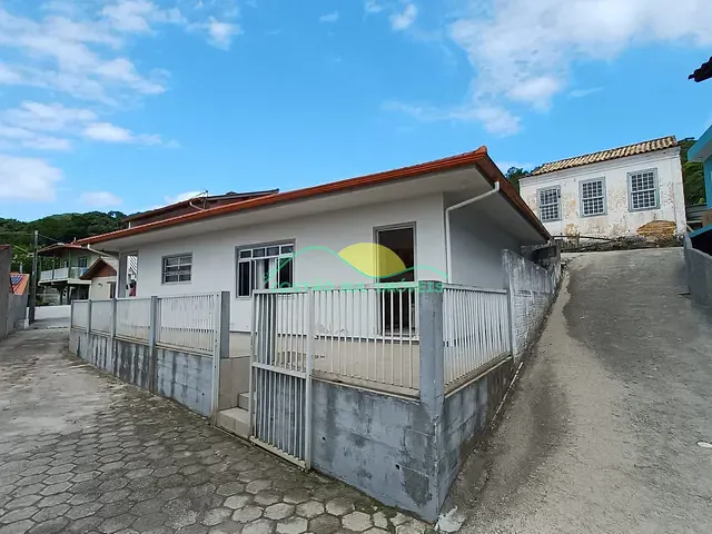 Casa 3 quartos e 1 banheiro, à venda, no bairro Ribeirão da Ilha em Florianópolis
