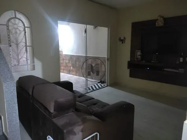 Casa com 120m² 5 quartos e 2 banheiros, à venda, no bairro Jardim Coelho Neto em Guaratinguetá