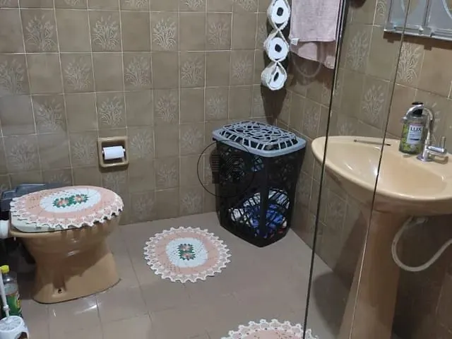 Casa com 120m² 5 quartos e 2 banheiros, à venda, no bairro Jardim Coelho Neto em Guaratinguetá