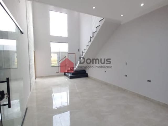 Casa com 176m², à venda, no bairro Loteamento Residencial e Comercial Flamboyant em Pindamonhangaba