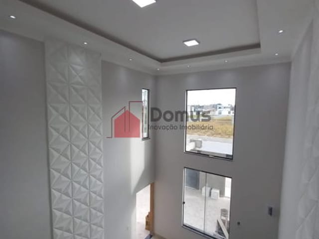 Casa com 176m², à venda, no bairro Loteamento Residencial e Comercial Flamboyant em Pindamonhangaba