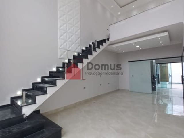 Casa com 176m², à venda, no bairro Loteamento Residencial e Comercial Flamboyant em Pindamonhangaba