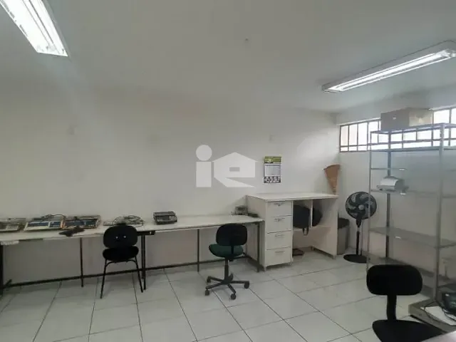 Casa com 634m², à venda, no bairro Centro em Rolândia