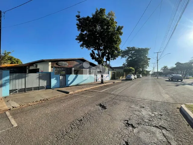Casa com 634m², à venda, no bairro Centro em Rolândia