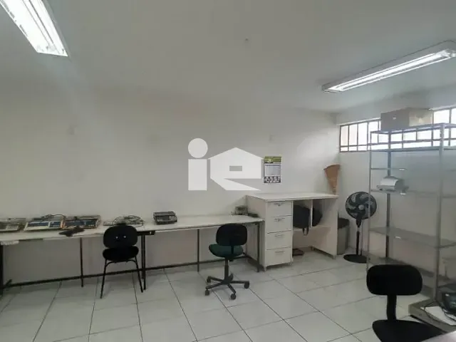 Casa com 634m², à venda, no bairro Centro em Rolândia
