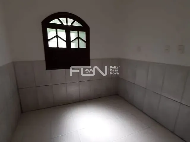 Casa com 300m², à venda, no bairro Camaçari de Dentro em Camaçari