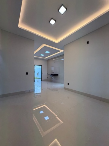 Casa com 250m² 3 quartos e 2 banheiros, à venda, no bairro Residencial Veneza em Nova Mutum