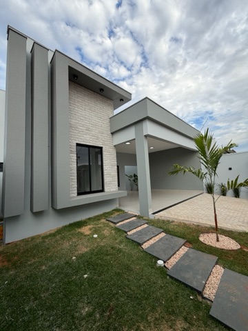 Casa com 250m² 3 quartos e 2 banheiros, à venda, no bairro Residencial Veneza em Nova Mutum