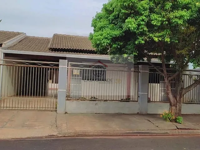 Casa com 250m² 3 quartos e 2 banheiros, à venda, no bairro jardim do lago em Rolândia