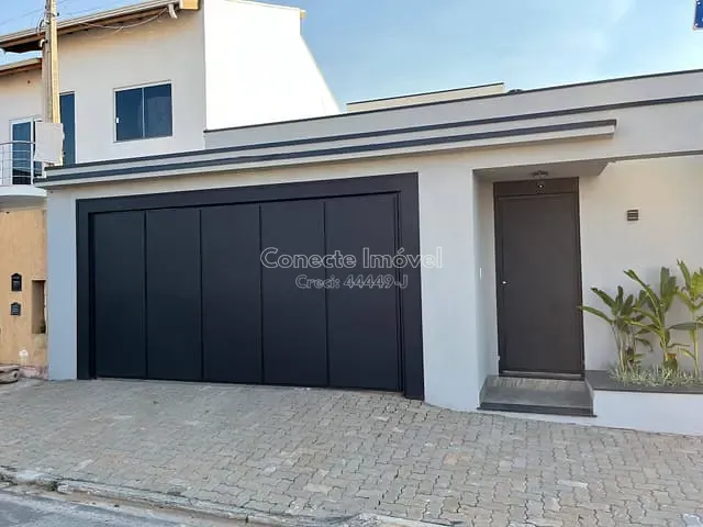 Casa com 250m² 3 quartos e 2 banheiros, à venda, no bairro Parque Residencial Groot em Holambra