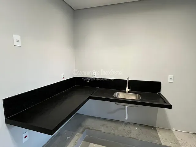 Casa com 250m² 3 quartos e 2 banheiros, à venda, no bairro Parque Residencial Groot em Holambra
