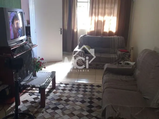 Casa com 152m² 4 quartos e 2 banheiros, à venda, no bairro Areal em Pelotas