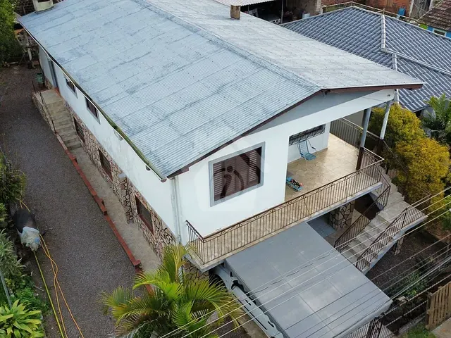 Casa com 160m² 2 quartos e 2 banheiros, à venda, no bairro Alto da Bronze em Bom Retiro do Sul
