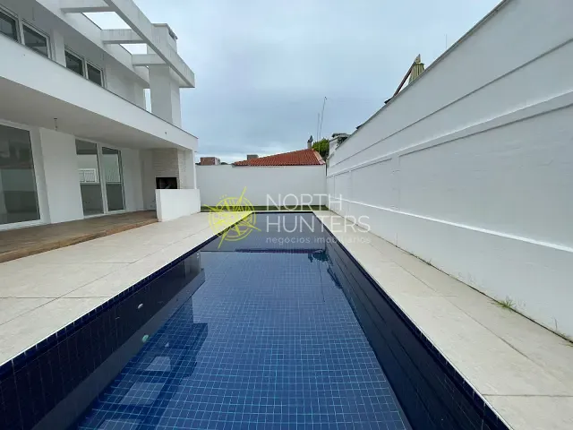 Casa com 600m² 4 quartos e 5 banheiros, à venda, no bairro Jurerê Internacional em Florianópolis