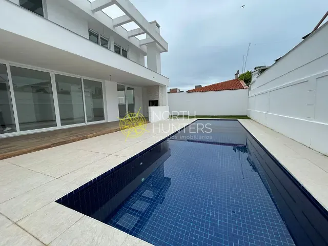 Casa com 600m² 4 quartos e 5 banheiros, à venda, no bairro Jurerê Internacional em Florianópolis