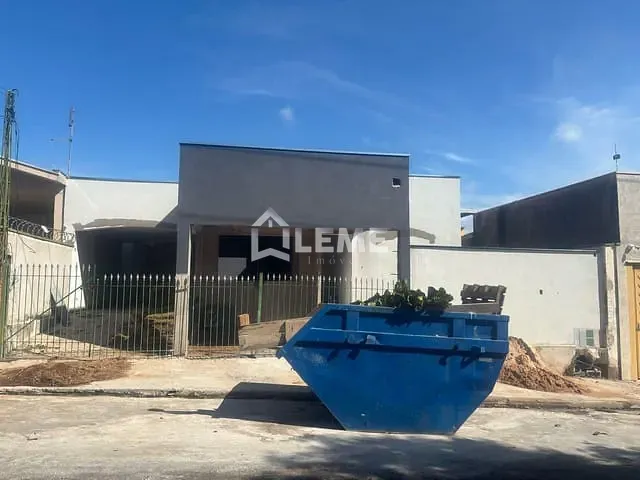 Casa com 279m² 3 quartos e 4 banheiros, à venda, no bairro Jardim São Domingos em Mococa
