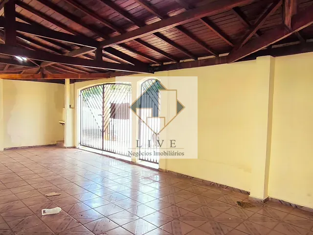 Casa com 250m² 2 quartos e 2 banheiros, à venda, no bairro Jardim Laudissi em Santa Bárbara D'Oeste