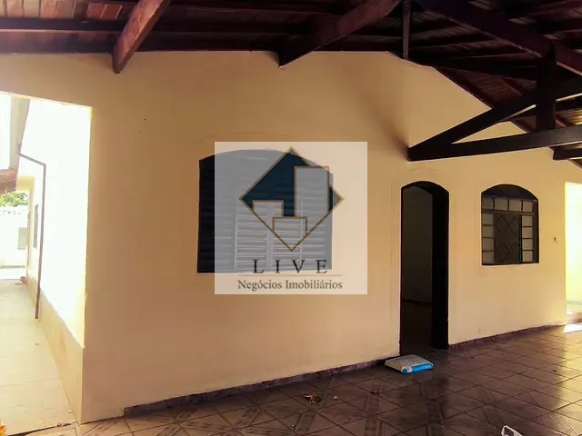 Casa com 250m² 2 quartos e 2 banheiros, à venda, no bairro Jardim Laudissi em Santa Bárbara D'Oeste