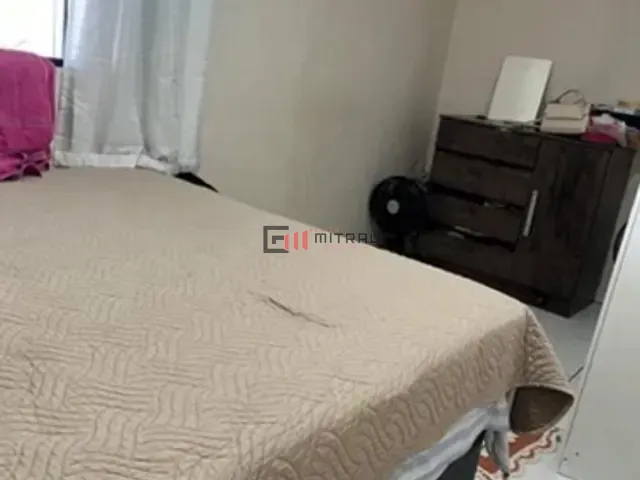 Casa 3 quartos e 2 banheiros, à venda, no bairro Armindo Guazzi em Londrina