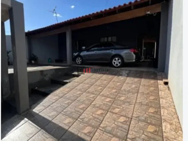 Casa 3 quartos e 2 banheiros, à venda, no bairro Armindo Guazzi em Londrina