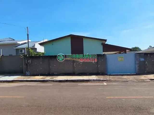 Casa 3 quartos e 1 banheiro, para alugar, no bairro Centro em Canarana