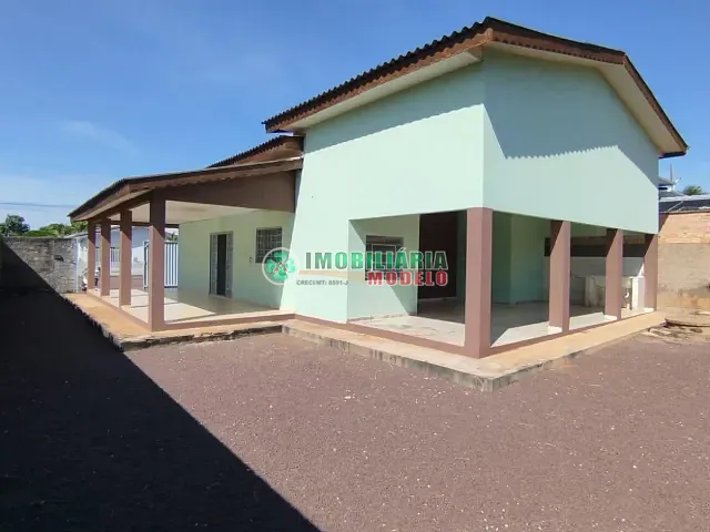 Casa 3 quartos e 1 banheiro, para alugar, no bairro Centro em Canarana