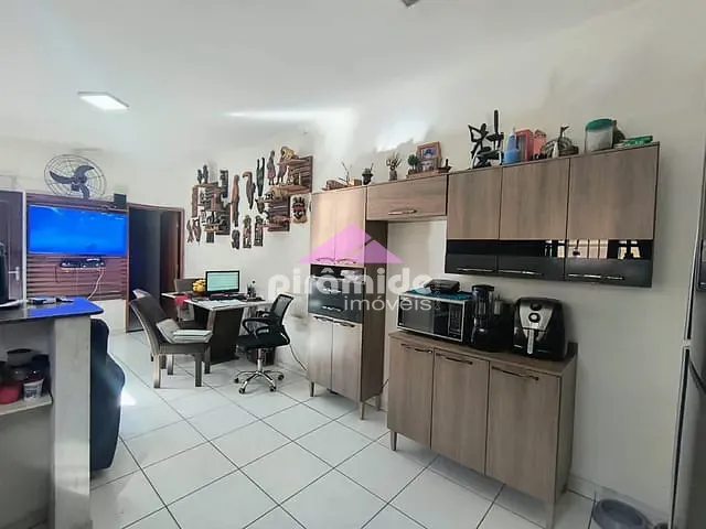 Casa com 135m² 2 quartos e 2 banheiros, à venda, no bairro Pontal de Santa Marina em Caraguatatuba