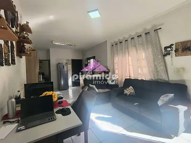 Casa com 135m² 2 quartos e 2 banheiros, à venda, no bairro Pontal de Santa Marina em Caraguatatuba