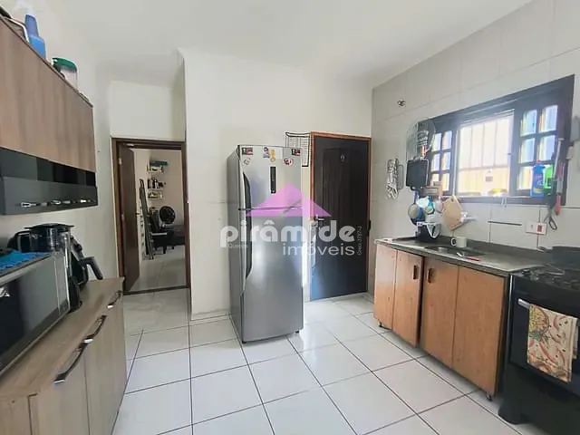 Casa com 135m² 2 quartos e 2 banheiros, à venda, no bairro Pontal de Santa Marina em Caraguatatuba