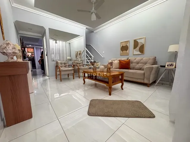 Casa 2 quartos e 2 banheiros, à venda, no bairro Jardim Amália em Volta Redonda