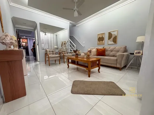 Casa 2 quartos e 2 banheiros, à venda, no bairro Jardim Amália em Volta Redonda