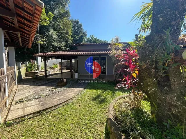 Casa com 520m² 2 quartos e 2 banheiros, à venda, no bairro Iconha em Guapimirim