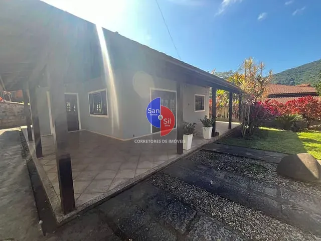 Casa com 520m² 2 quartos e 2 banheiros, à venda, no bairro Iconha em Guapimirim