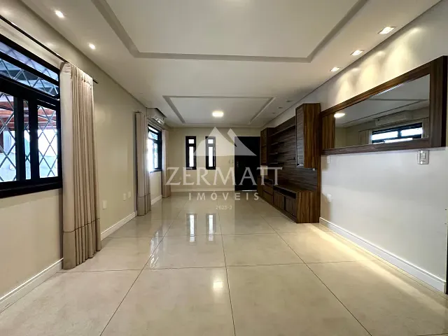 Casa com 540m² 4 quartos e 5 banheiros, à venda, no bairro Vila Nova em Blumenau