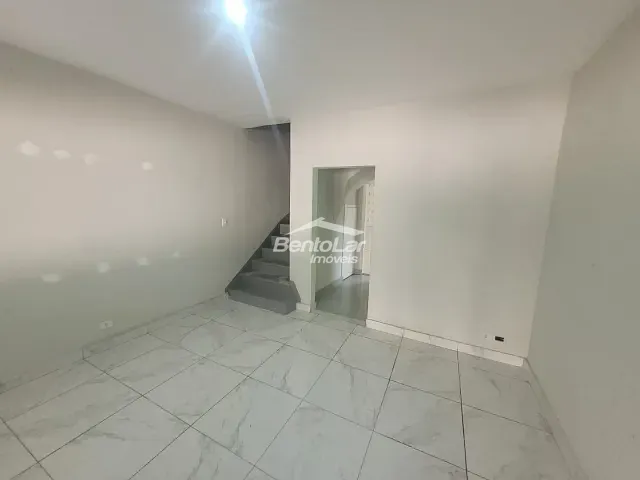 Casa com 60m² 2 quartos e 2 banheiros, para alugar, no bairro Vila Nivi em São Paulo