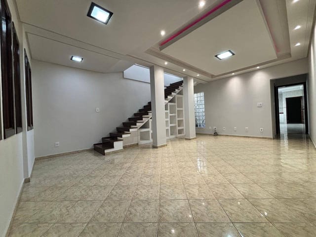 Casa 3 quartos e 3 banheiros, à venda, no bairro Conjunto Habitacional Ana Paula em Mogi das Cruzes