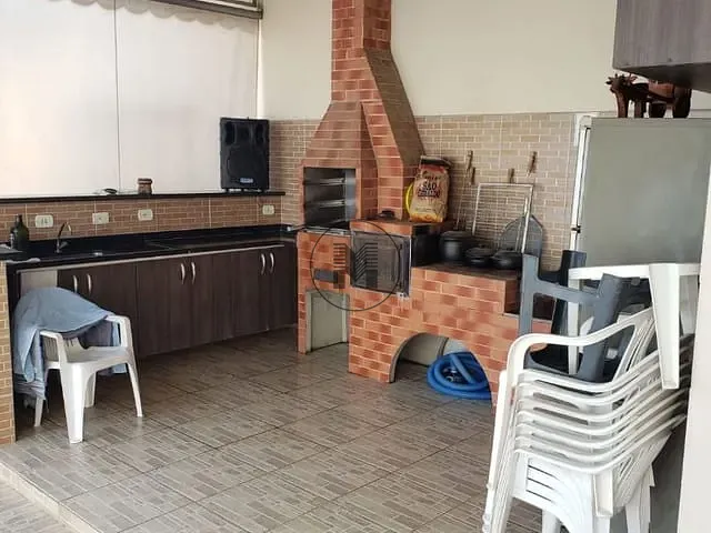 Casa com 320m² 3 quartos e 3 banheiros, à venda, no bairro Residencial Village Santana em Guaratinguetá