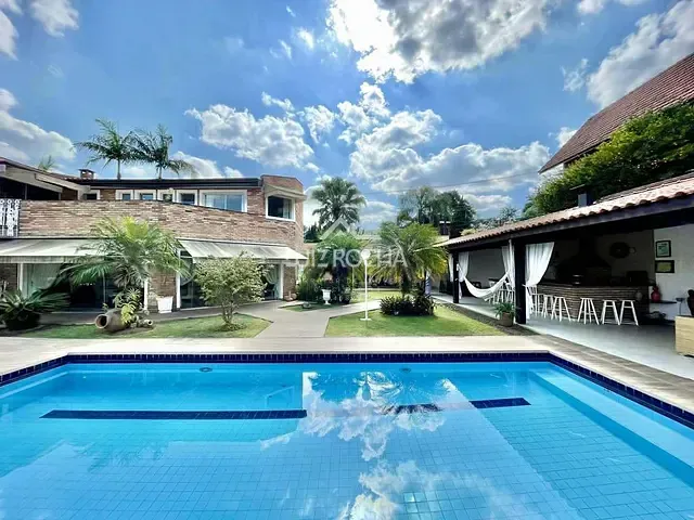 Casa com 615m² 4 quartos e 6 banheiros, à venda, no bairro Recanto Impla em Carapicuíba