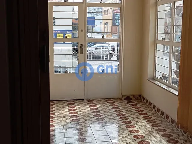 Casa com 359m², à venda ou para alugar, no bairro Vila Jardini em Sorocaba