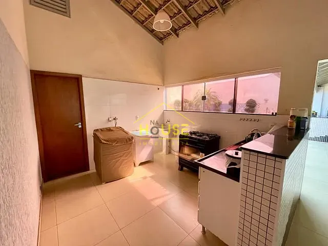 Casa com 396m² 3 quartos e 2 banheiros, à venda, no bairro Chácara das Paineiras em Votuporanga